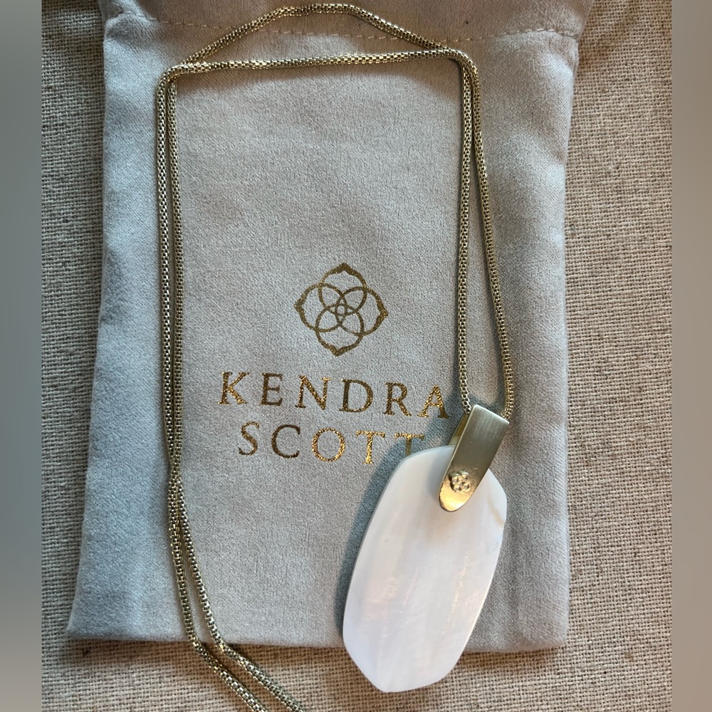 Kendra Scott white and gold stone pendant